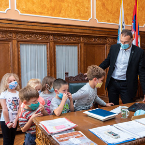 Зрењанински предшколци у посети градоначелнику и Градској кући