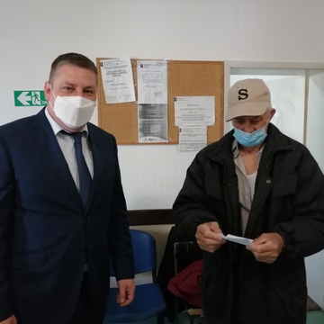 Заменик Сантовац обишао вакцинални пункт у Фаркаждину - од јутрос вакцинy примило педесет мештана 