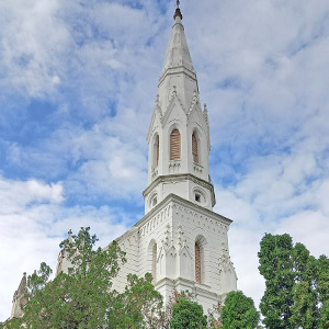 Сто тридесет година од изградње Реформатске цркве - препознатљив бели торањ у једној од најлепших амбијенталних целина Зрењанина 　　