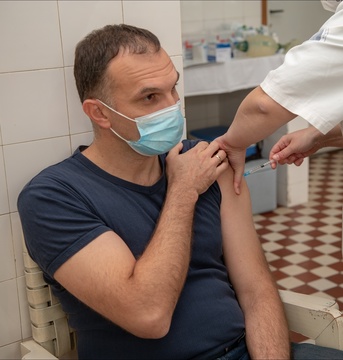 Градоначелник Зрењанина примио трећу дозу вакцине и упутио позив грађанима да се вакцинишу