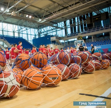 Градоначелник посетио Дане кошарке КК „Пролетер“ – богата историја и традиција кошарке у нашем граду 