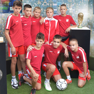 Karavan TV Arena sport, u okviru kampanje “Sve najbolje” posetio Zrenjanin - upoznavanje s programskom ponudom i fotografisanje sa “Zlatnim globusom”