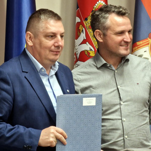 Još jedna dodela ugovora u Pokrajinskoj vladi - Zrenjaninu skoro 14,5 miliona dinara za različite projekte u pet naseljenih mesta