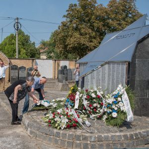 Ceremonijom na Jevrejskom memorijalnom groblju u Zrenjaninu obeležena 83. godišnjica od deportacije 1288 petrovgradskih Jevreja 