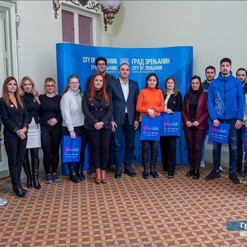 Uručeni ugovori o stručnom osposobljavaju za mlade koji se prvi put stručno osposobljavaju za rad u svojoj struci