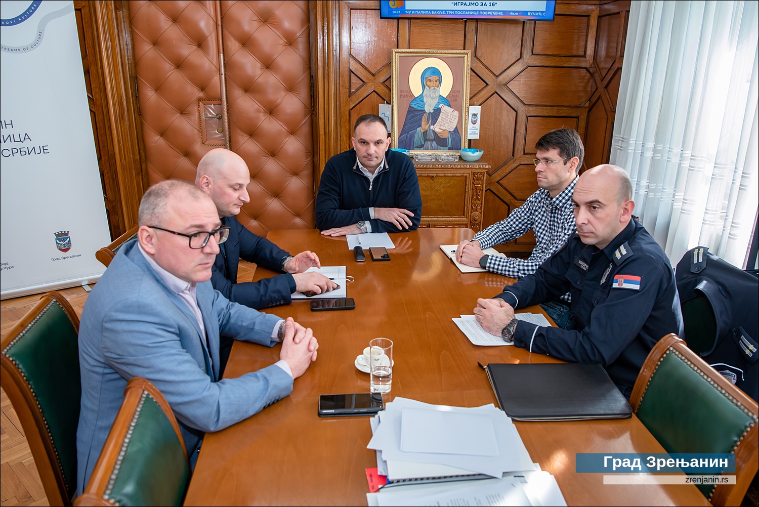 Унапређење безбедности саобраћаја на Булевару Вељка Влаховића тема састанка одржаног у кабинету градоначелника