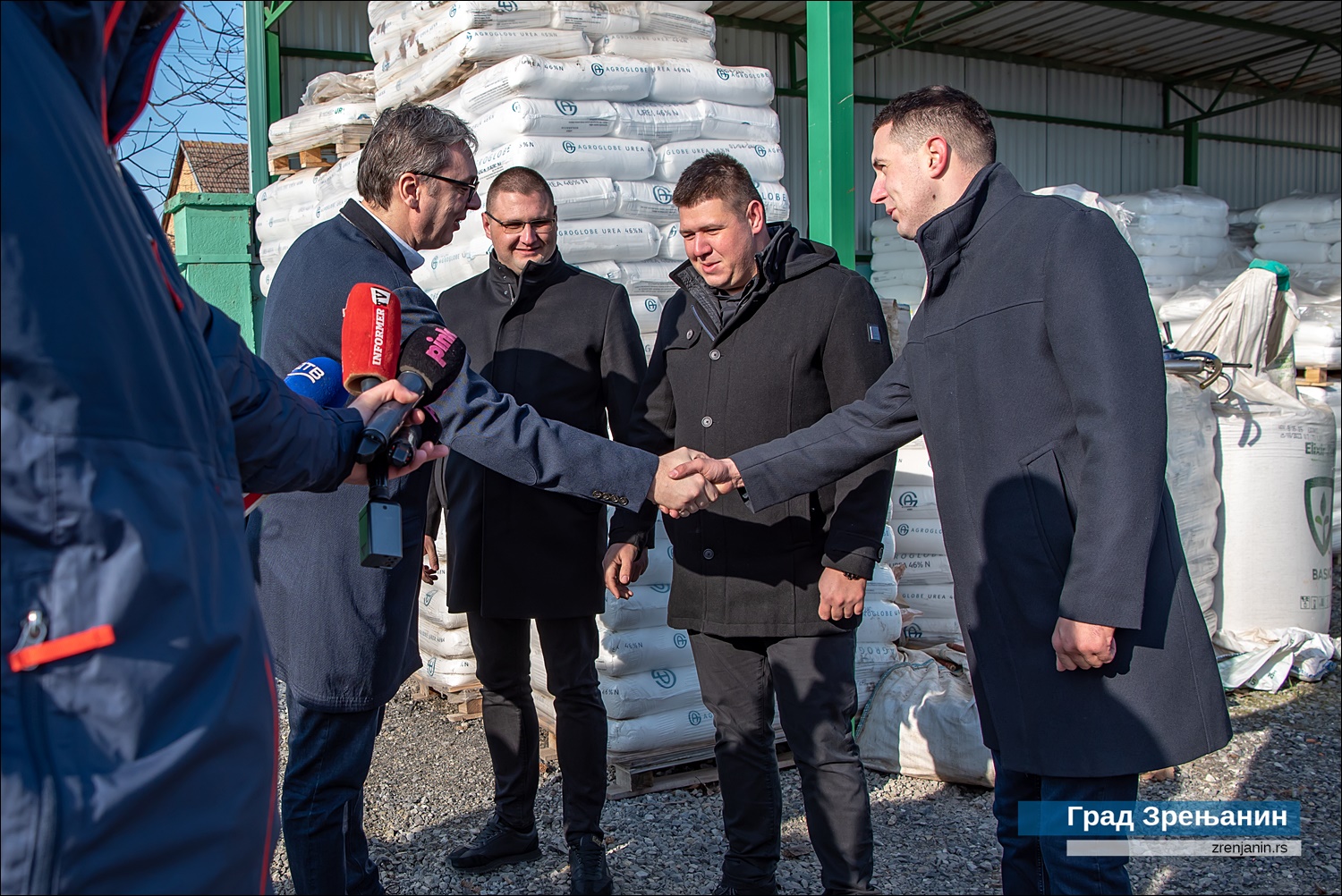 Председник Србије Вучић посетио газдинство породице Слијепчевић и сточарску фарму „Ћорић Аграр“ у Меленцима, у оквиру посете средњем и северном Банату