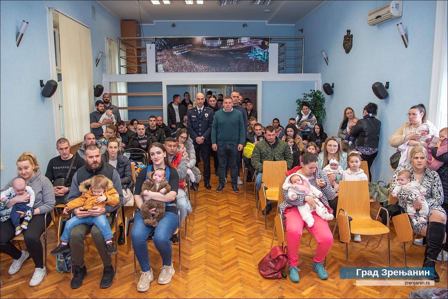 Подељена ауто седишта за првих педесет беба рођених у зрењанинском породилишту ове године
