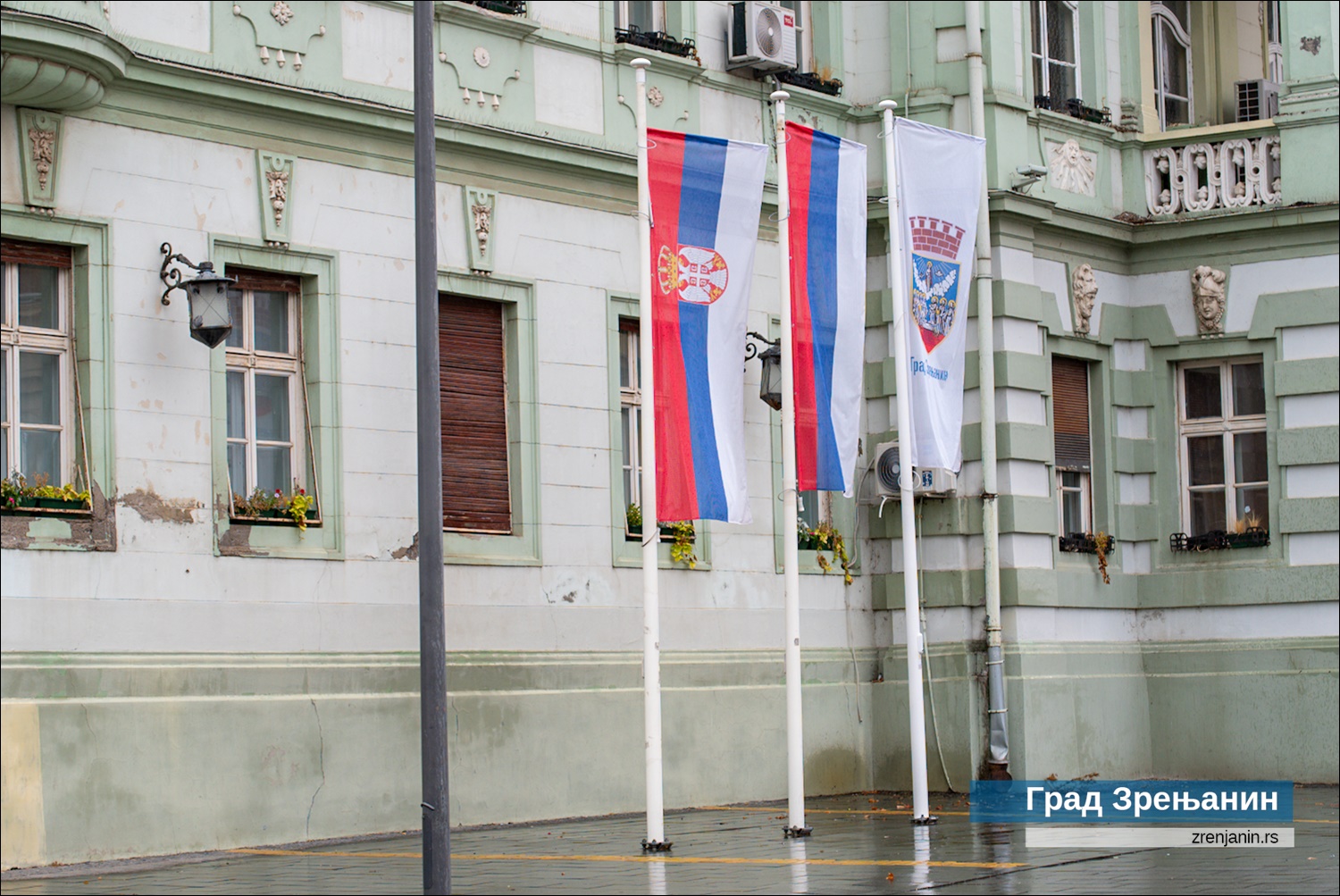 Обележава се Дан српског јединства, слободе и националне заставе – на више локација постављено је на стотине застава
