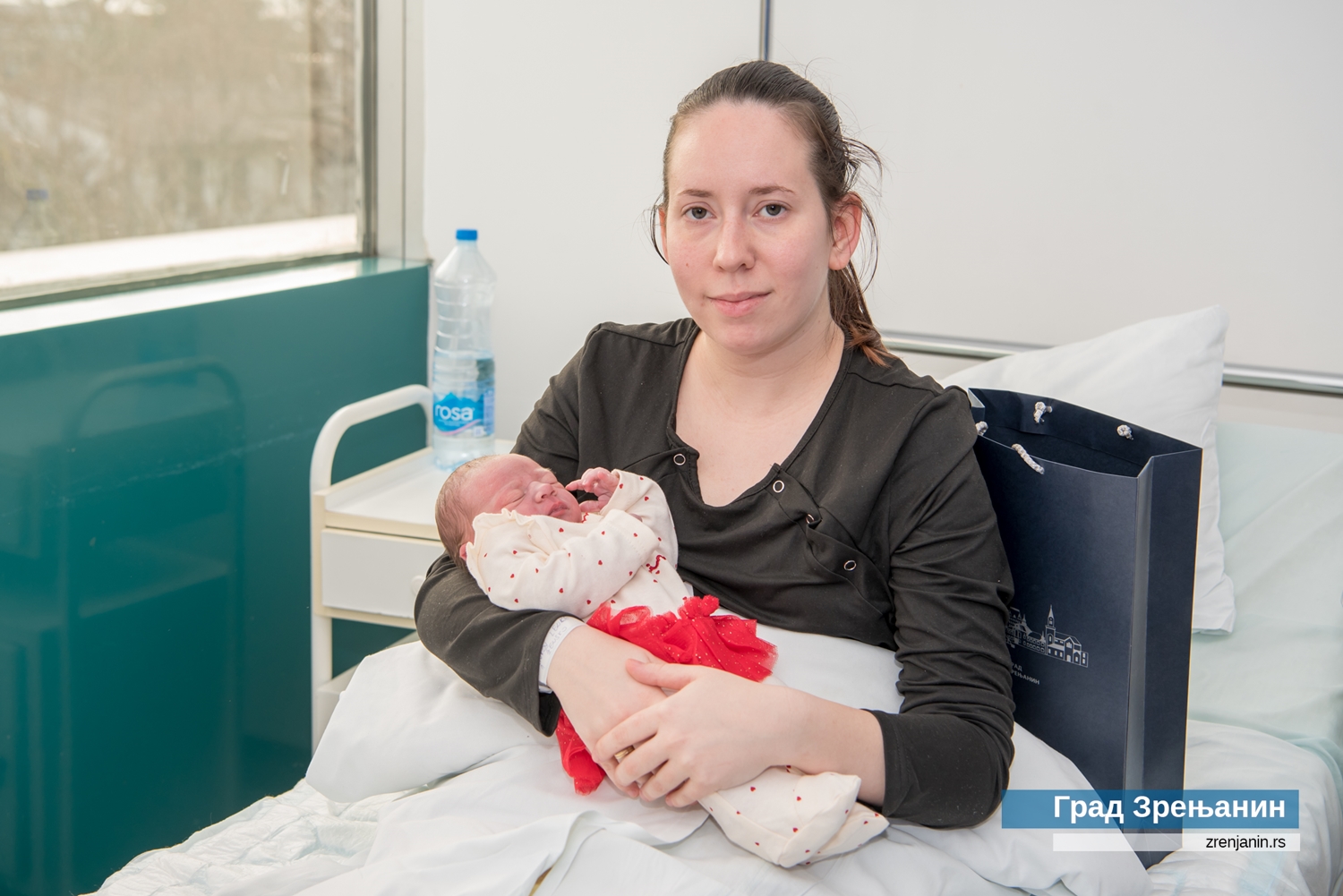 Градоначелник посетио зрењанинско породилиште – Ксенија прва беба рођена у 2026. години