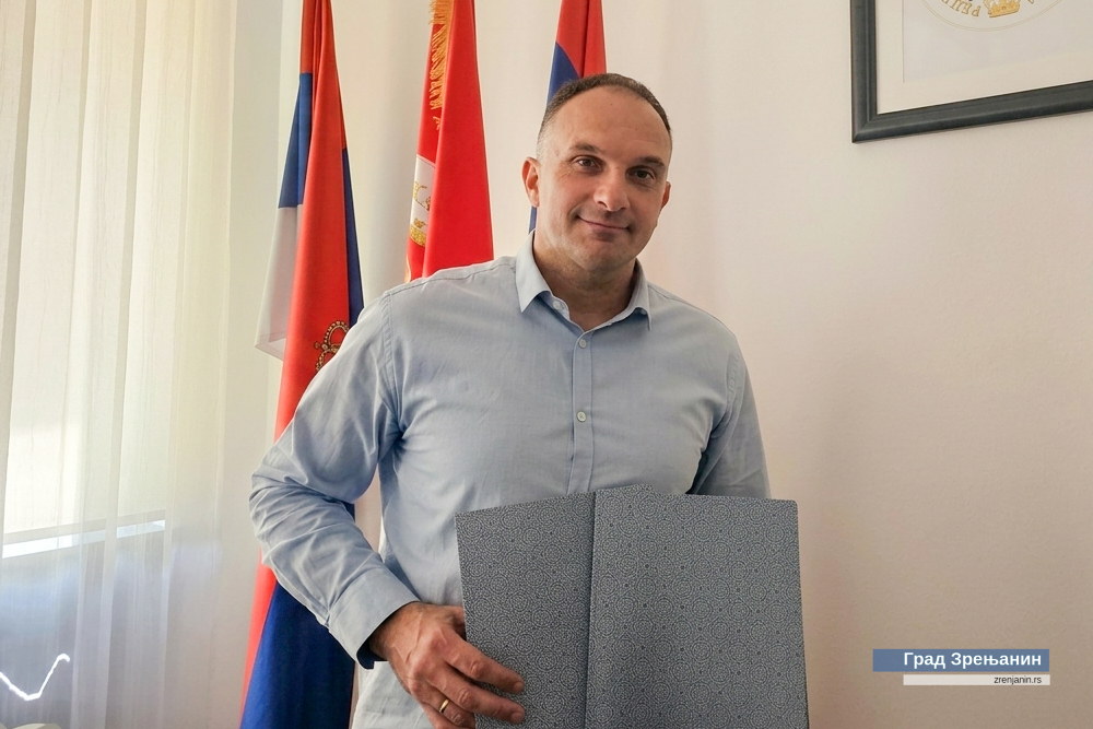 Потписани уговори о финансирању пројеката за изградњу отворених базена и пројектно-техничке документације изградње Техничке школе