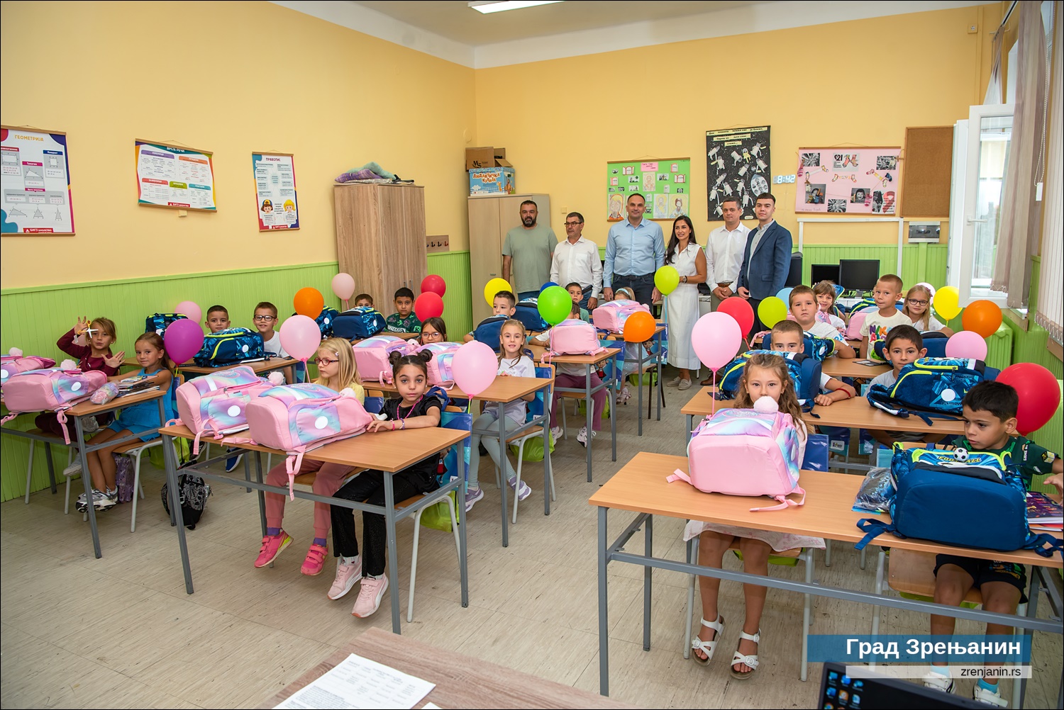 Поводом почетка школске године градоначелник посетио ОШ „Др Александар Сабовљев“ у Ечки