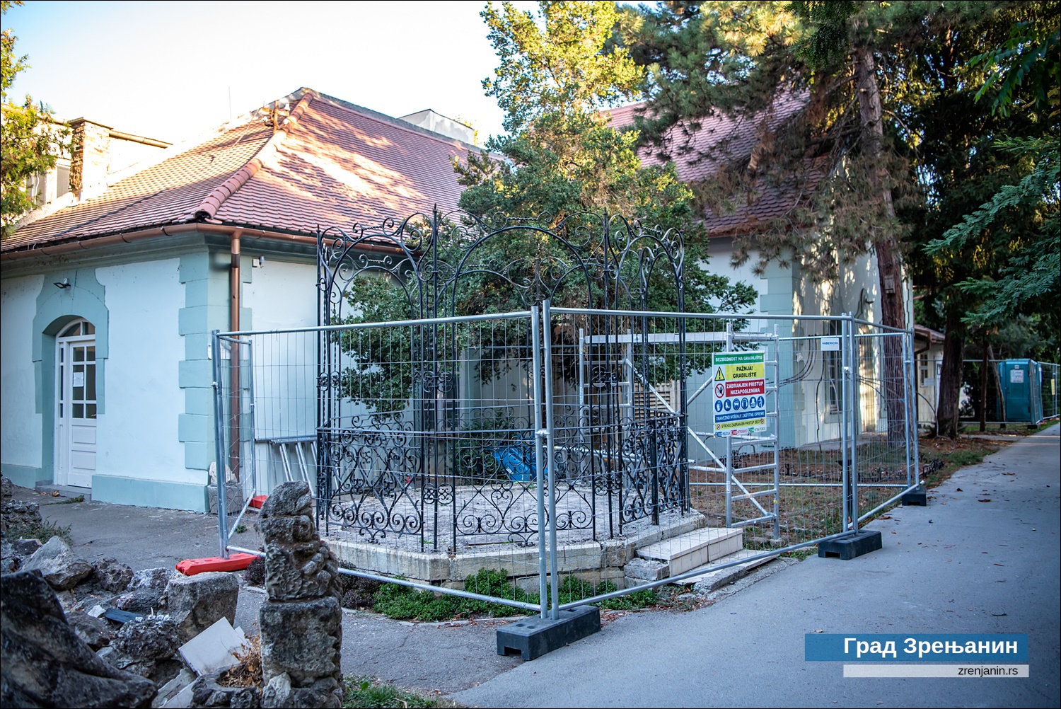 Радови у Градској башти – санација салетле и објекта кантине